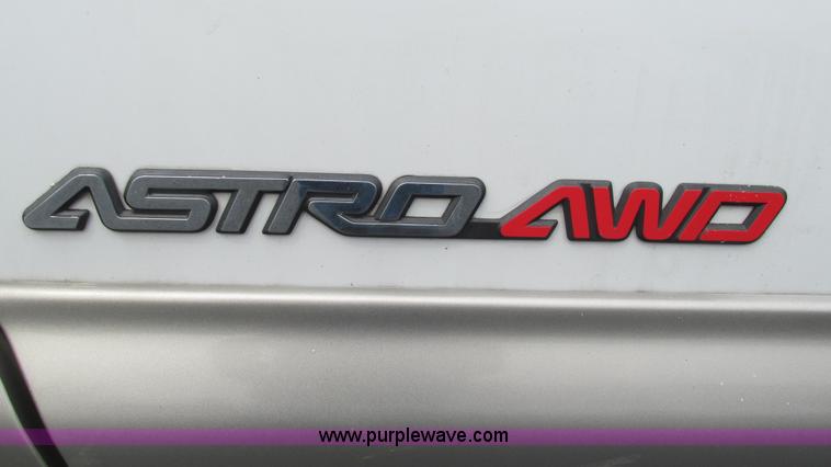 image for item L5254 2002 Chevrolet Astro van
