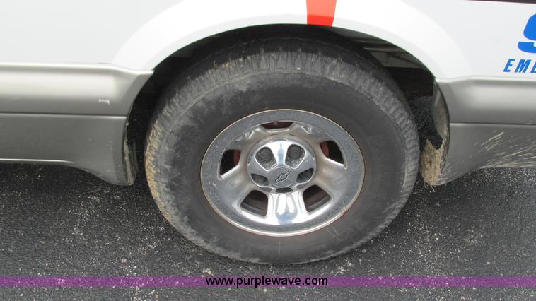 image for item L5254 2002 Chevrolet Astro van