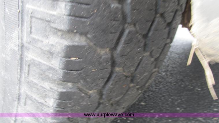 image for item L5254 2002 Chevrolet Astro van