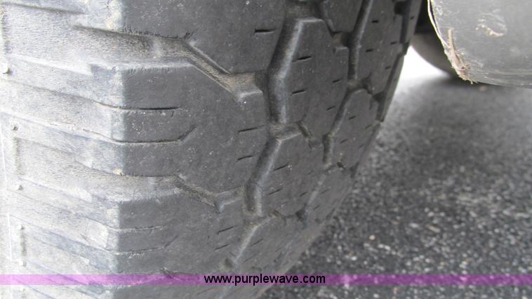 image for item L5254 2002 Chevrolet Astro van