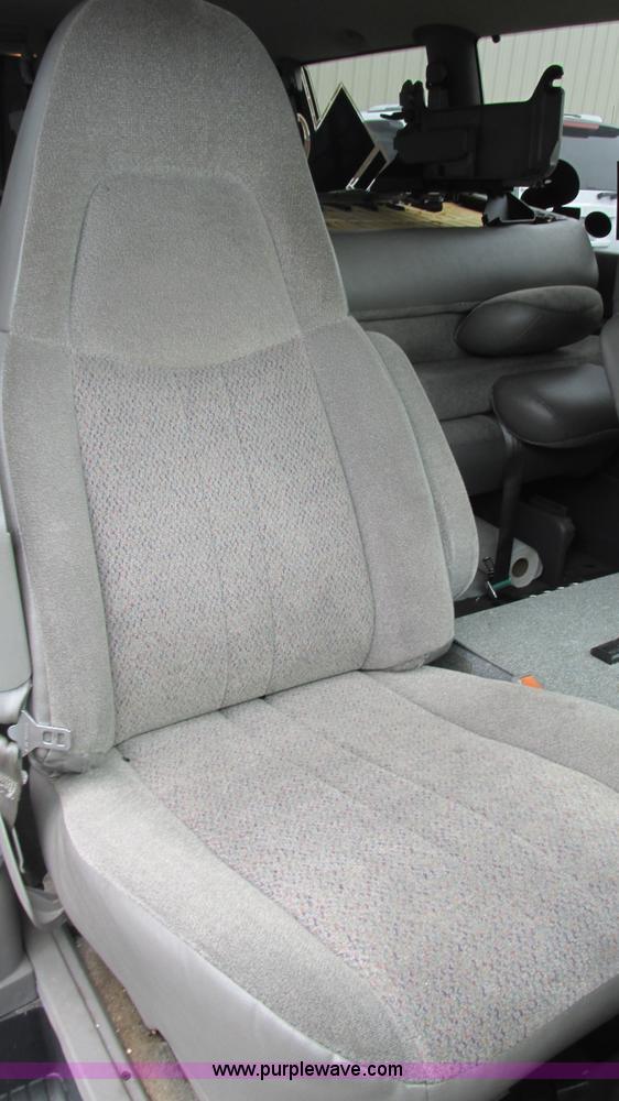 image for item L5254 2002 Chevrolet Astro van