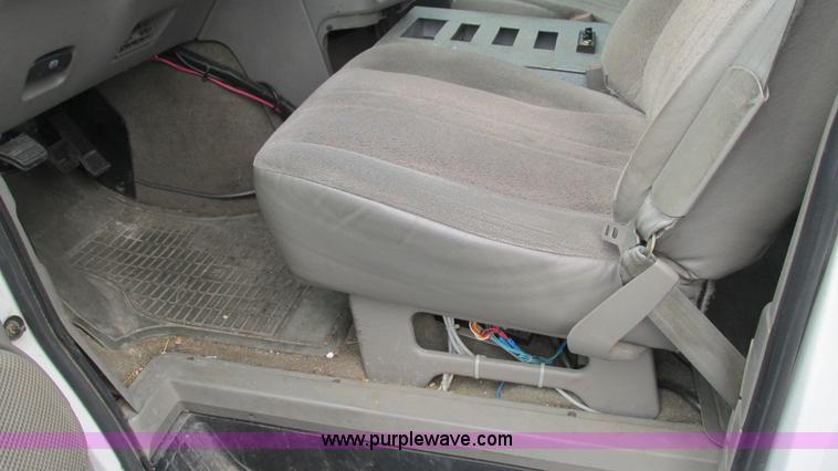 image for item L5254 2002 Chevrolet Astro van