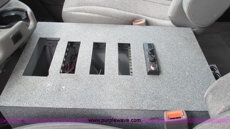 image for item L5254 2002 Chevrolet Astro van