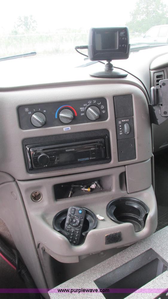 image for item L5254 2002 Chevrolet Astro van