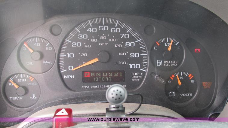 image for item L5254 2002 Chevrolet Astro van