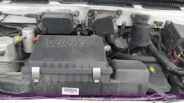 image for item L5254 2002 Chevrolet Astro van