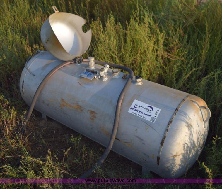 image for item L5801 1987 American Welding propane tank