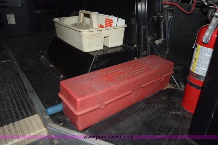 image for item L5810 1998 Chevrolet school bus