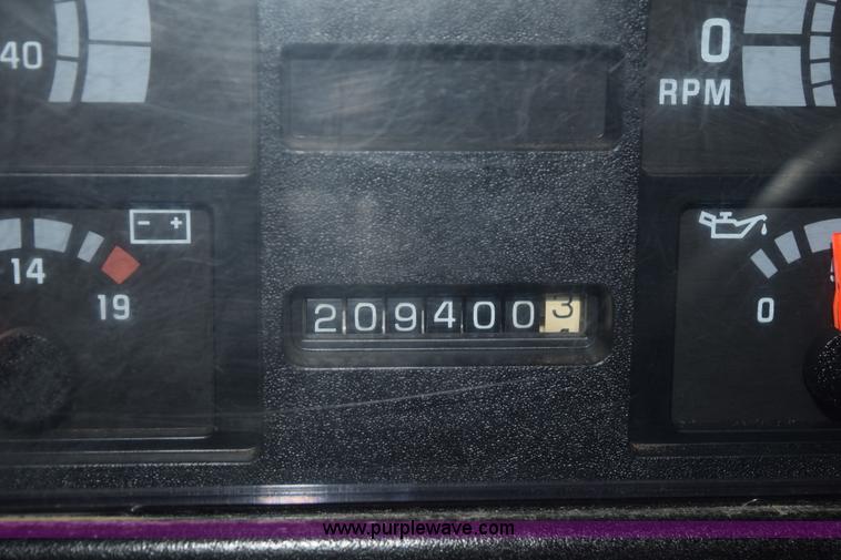 image for item L5810 1998 Chevrolet school bus