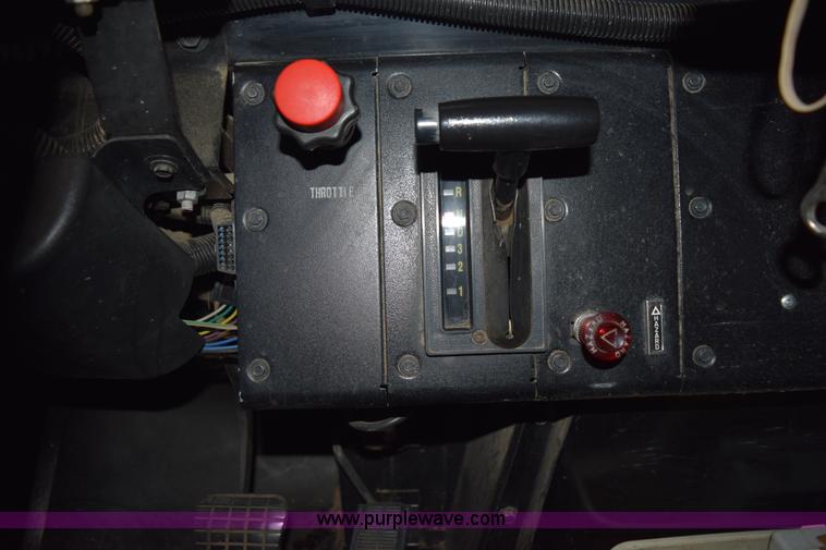 image for item L5810 1998 Chevrolet school bus