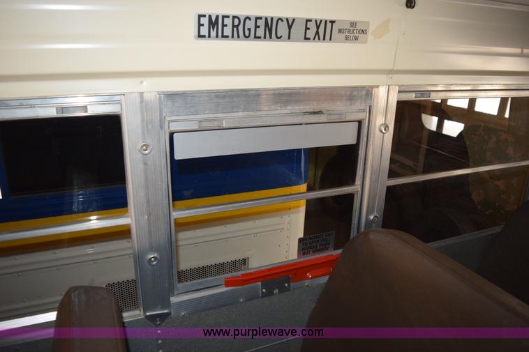 image for item L5810 1998 Chevrolet school bus