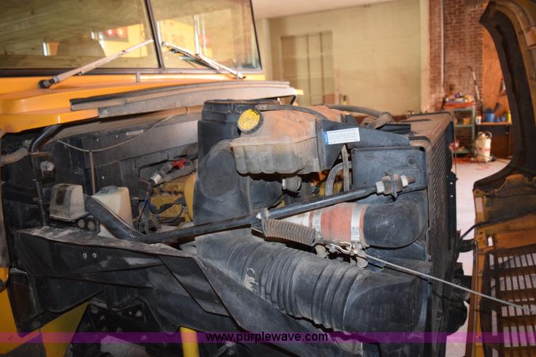 image for item L5810 1998 Chevrolet school bus