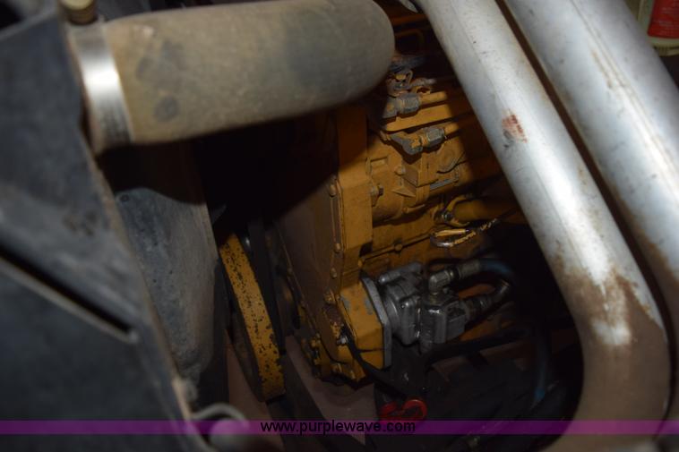 image for item L5810 1998 Chevrolet school bus