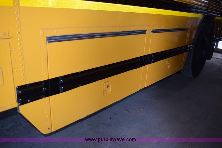 image for item L5810 1998 Chevrolet school bus