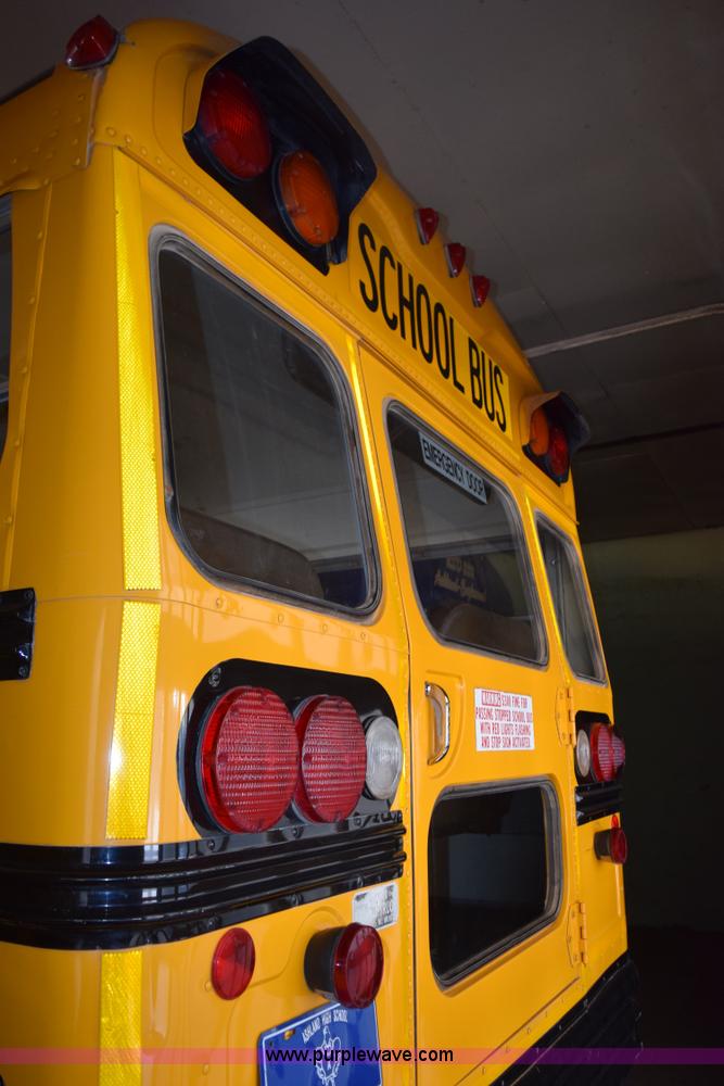 image for item L5810 1998 Chevrolet school bus