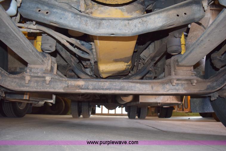 image for item L5810 1998 Chevrolet school bus