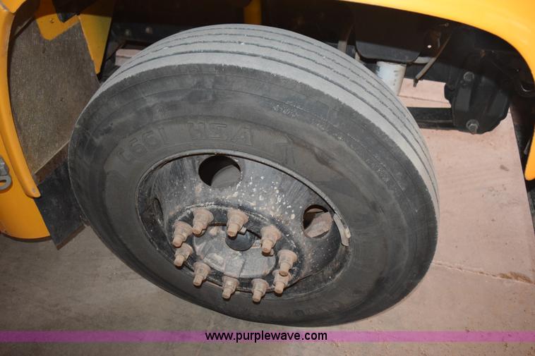 image for item L5810 1998 Chevrolet school bus