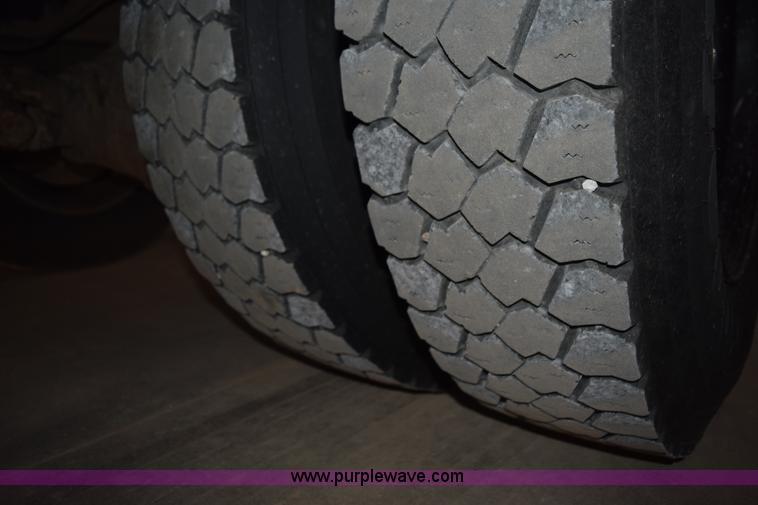 image for item L5810 1998 Chevrolet school bus