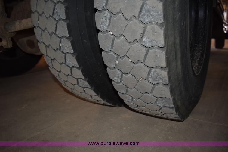 image for item L5810 1998 Chevrolet school bus