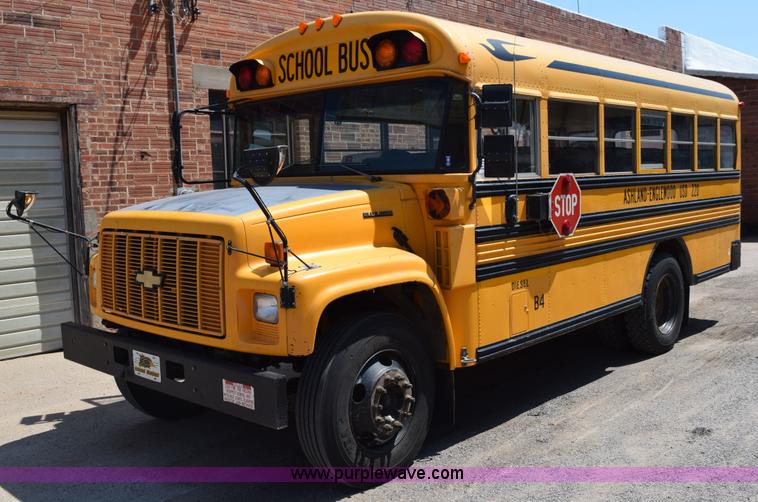 image for item L5811 1997 Chevrolet B7 school bus