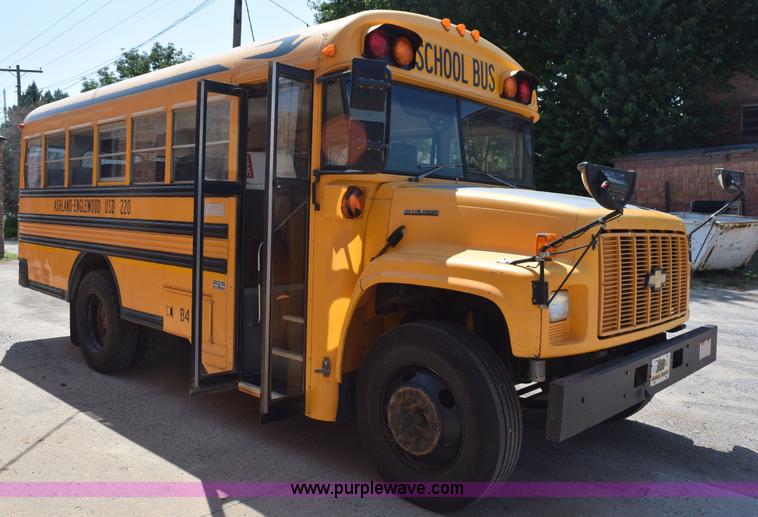 image for item L5811 1997 Chevrolet B7 school bus