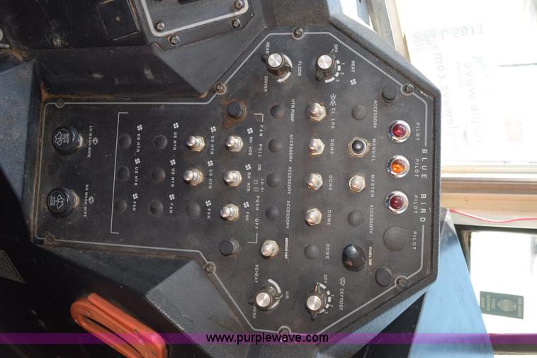 image for item L5811 1997 Chevrolet B7 school bus