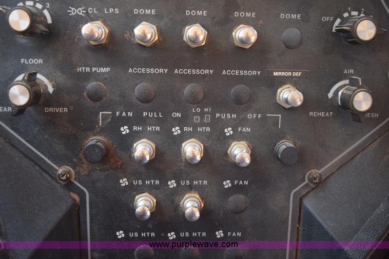 image for item L5811 1997 Chevrolet B7 school bus