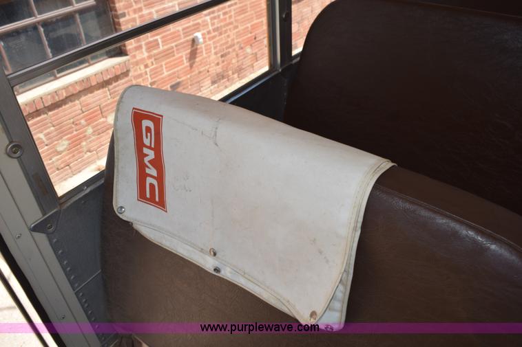 image for item L5811 1997 Chevrolet B7 school bus