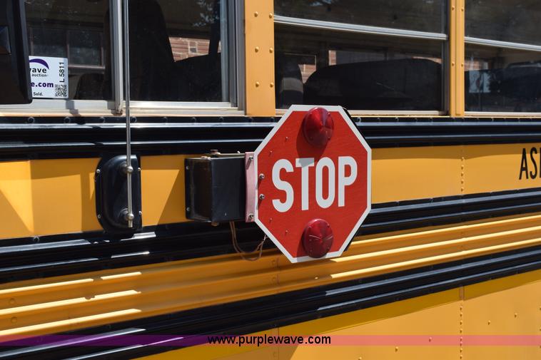 image for item L5811 1997 Chevrolet B7 school bus