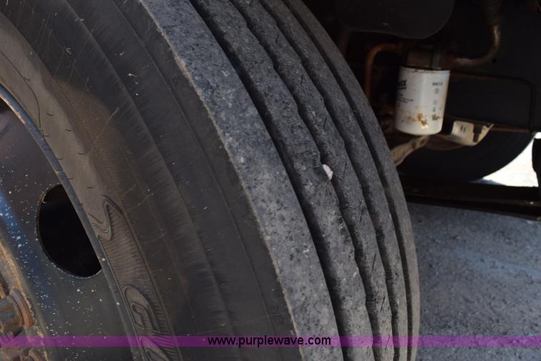 image for item L5811 1997 Chevrolet B7 school bus