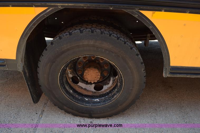 image for item L5811 1997 Chevrolet B7 school bus