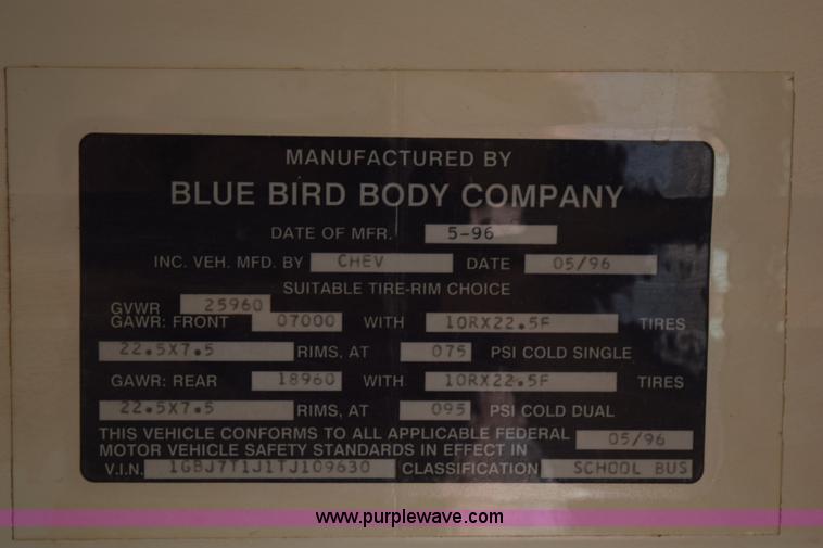 image for item L5811 1997 Chevrolet B7 school bus