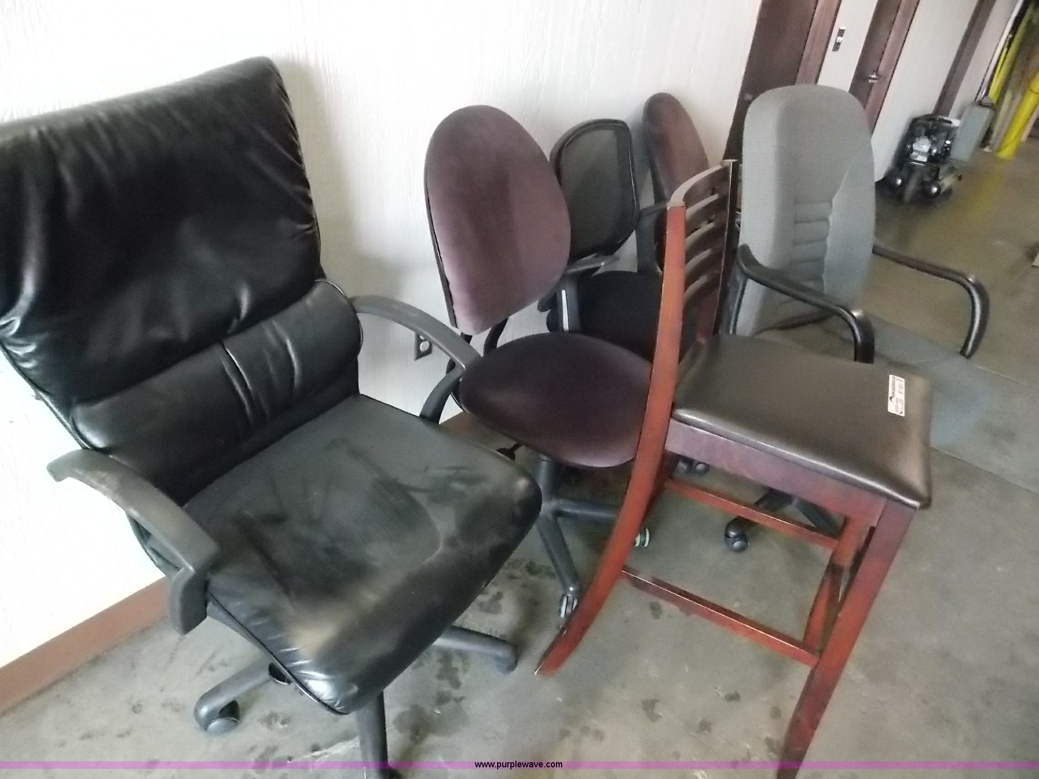 Assorted office furniture in Manhattan, KS Item BT9212 sold Purple Wave