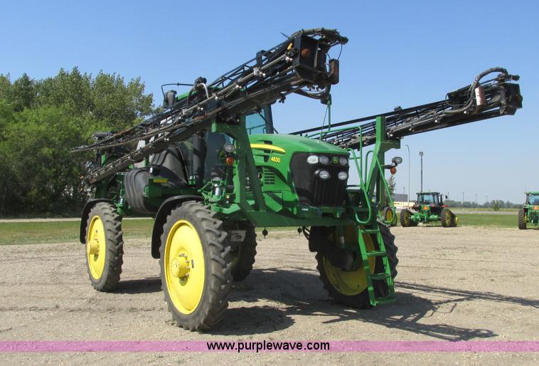 image for item A8853 2012 John Deere 4830 self-propelled sprayer