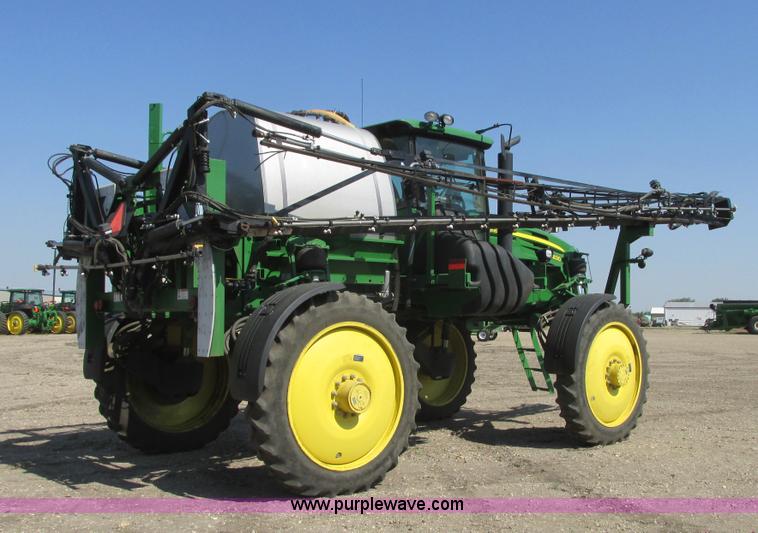 image for item A8853 2012 John Deere 4830 self-propelled sprayer