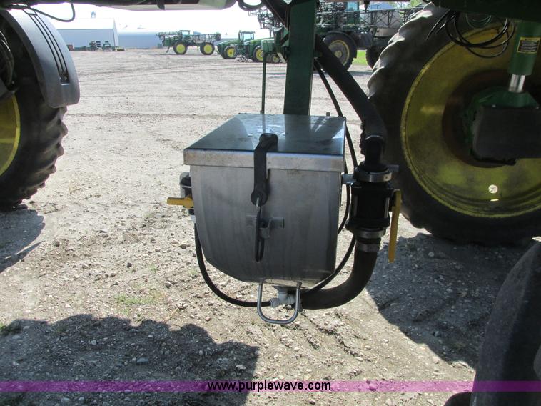 image for item A8853 2012 John Deere 4830 self-propelled sprayer