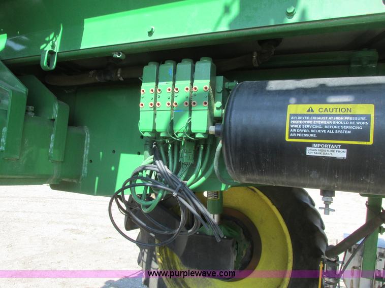 image for item A8853 2012 John Deere 4830 self-propelled sprayer