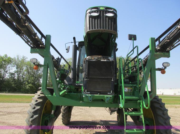 image for item A8853 2012 John Deere 4830 self-propelled sprayer