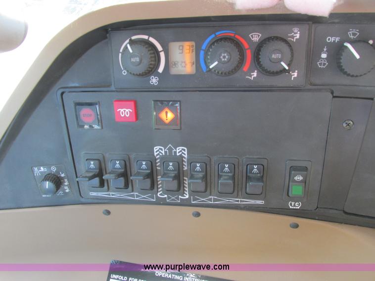 image for item A8853 2012 John Deere 4830 self-propelled sprayer