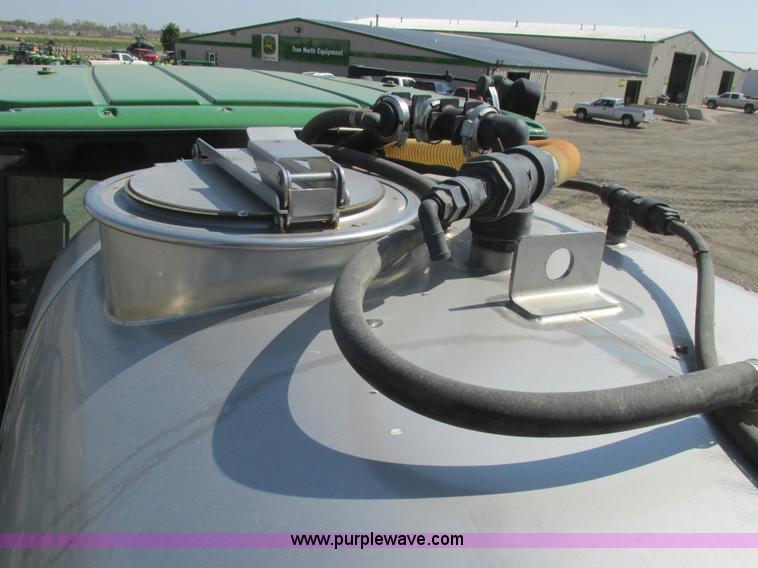 image for item A8853 2012 John Deere 4830 self-propelled sprayer