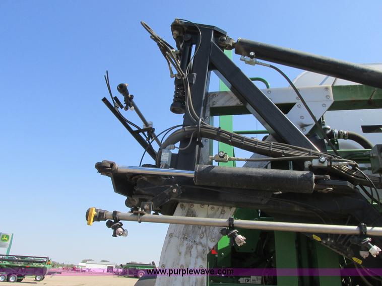 image for item A8853 2012 John Deere 4830 self-propelled sprayer