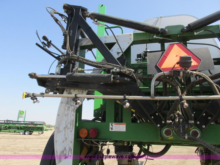 image for item A8853 2012 John Deere 4830 self-propelled sprayer