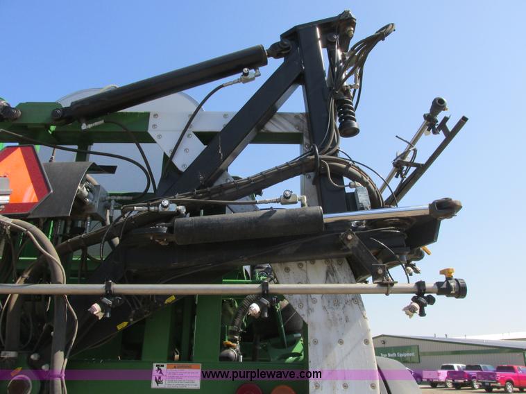 image for item A8853 2012 John Deere 4830 self-propelled sprayer