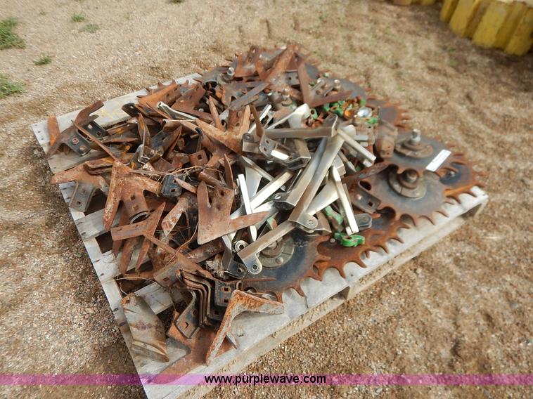 image for item BH9966 Assorted planter equipment