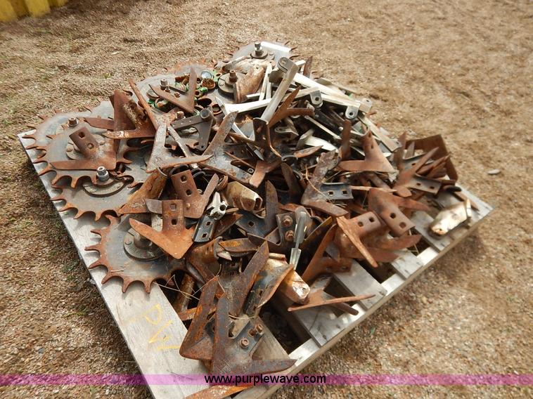 image for item BH9966 Assorted planter equipment