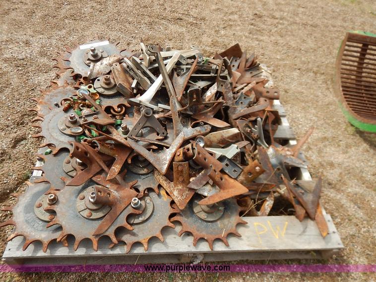 image for item BH9966 Assorted planter equipment