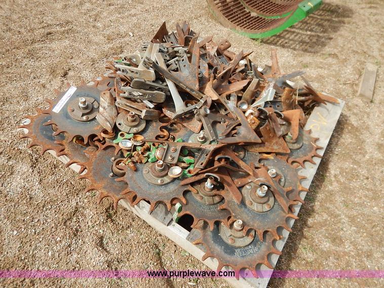 image for item BH9966 Assorted planter equipment