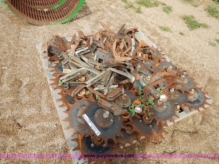 image for item BH9966 Assorted planter equipment