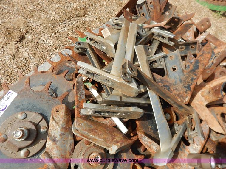 image for item BH9966 Assorted planter equipment