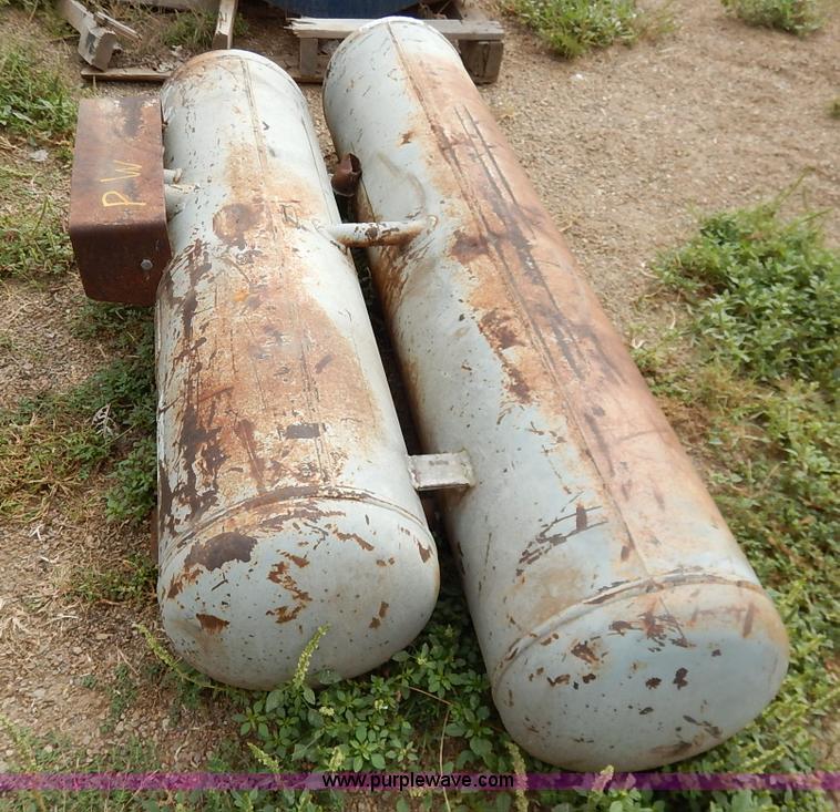 image for item BH9970 Dual propane tank unit